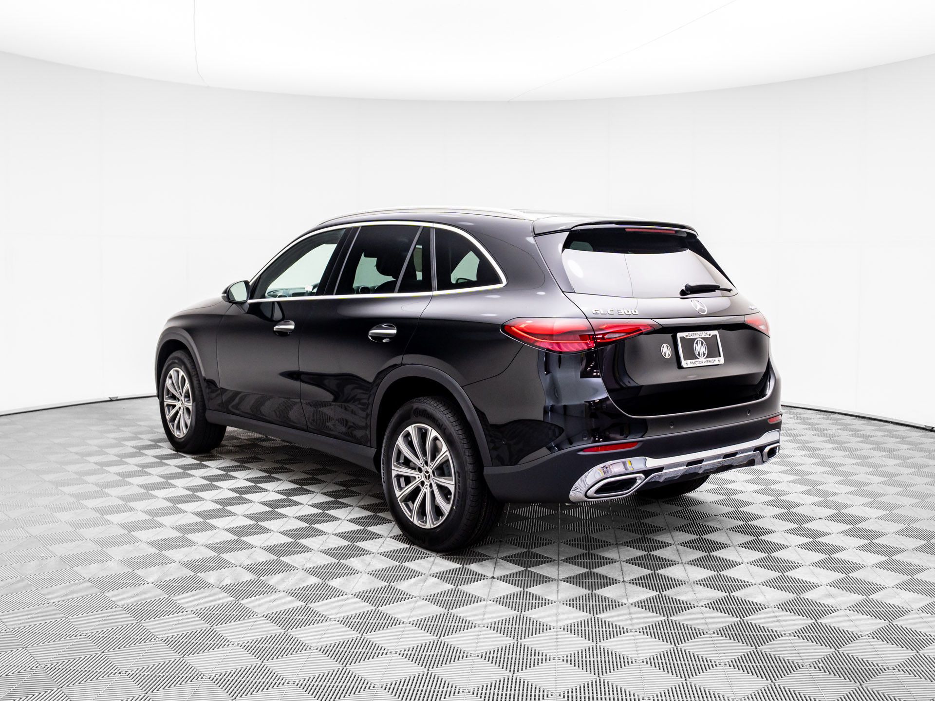 2025 Mercedes Benz GLC 300 4MATIC photo 3