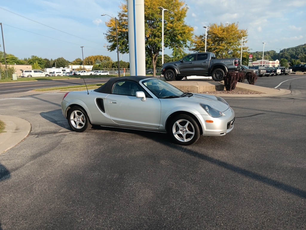 2000 Toyota MR2 Spyder Base photo 2