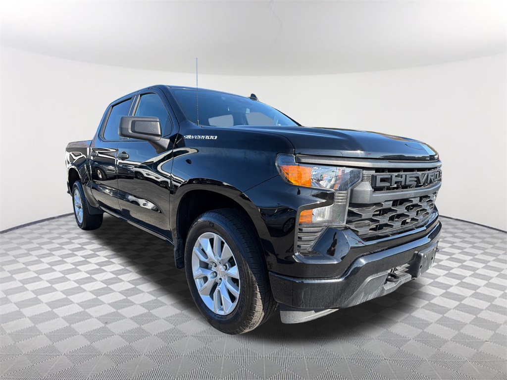2024 Chevrolet Silverado 1500 Custom photo 2