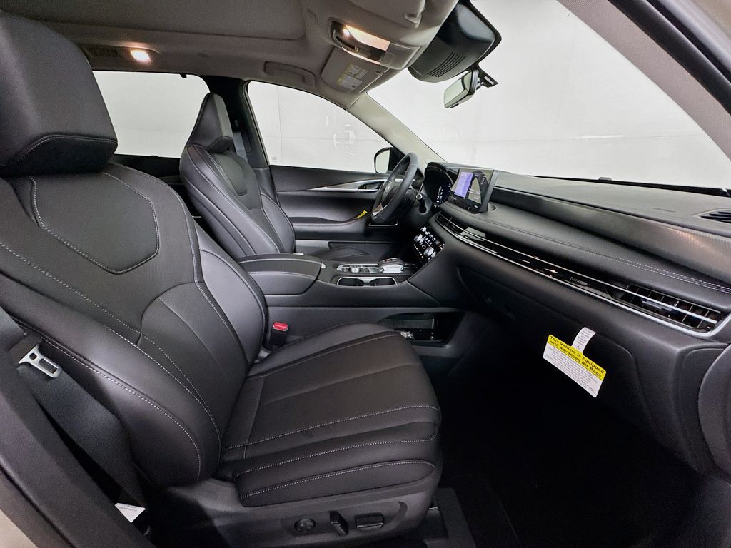 2026 Infiniti QX60 Luxe photo 34