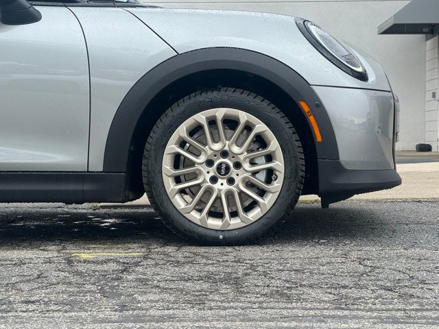 2026 Mini Cooper 2 Door Hardtop Iconic photo 3