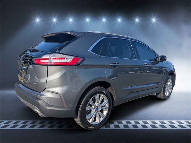 2022 Ford Edge Titanium photo 3
