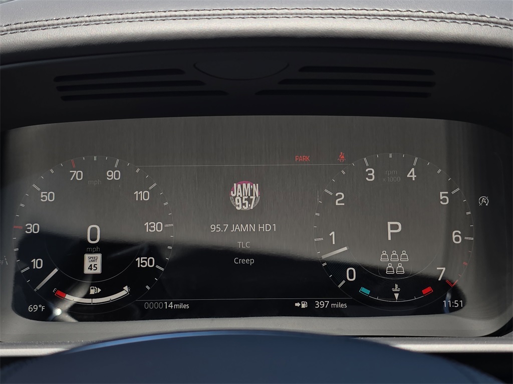 2025 Land Rover Discovery Metropolitan Edition photo 16