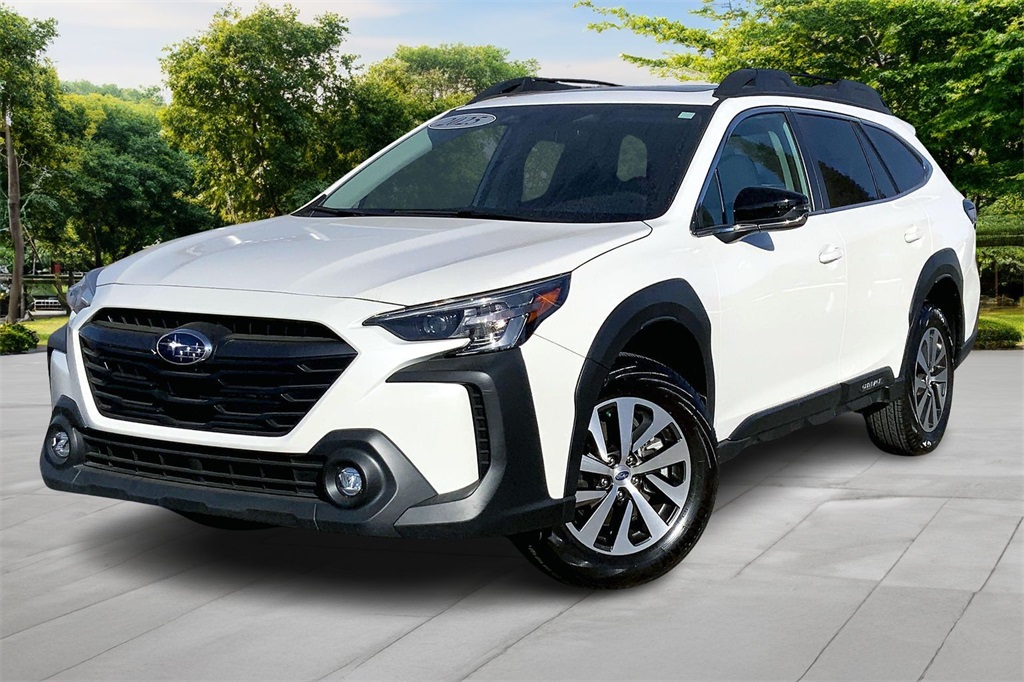 2025 Subaru Outback Premium's photo