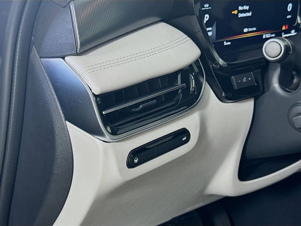 2026 Infiniti QX60 Luxe photo 10