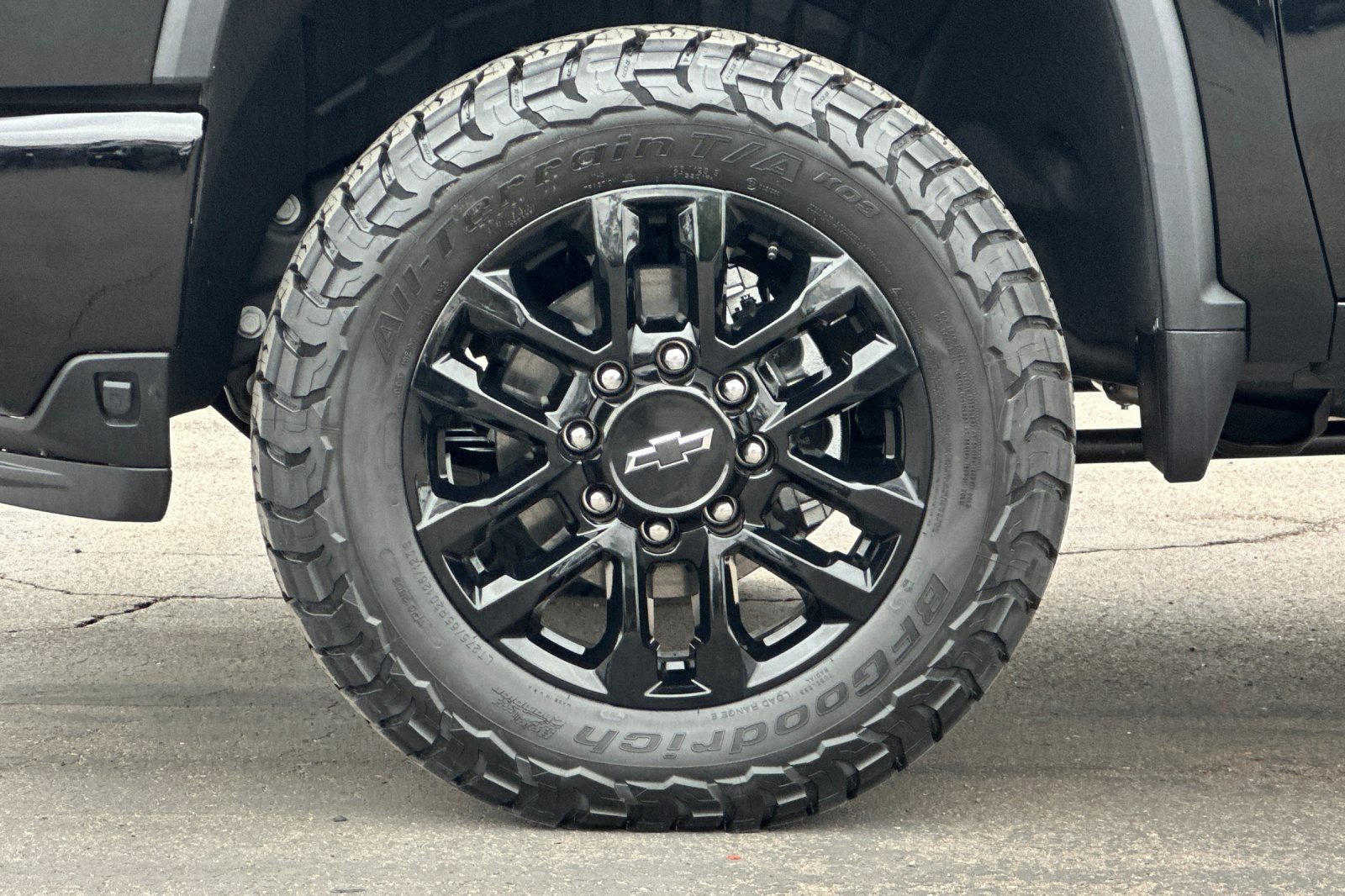 2025 Chevrolet Silverado LTZ photo 25