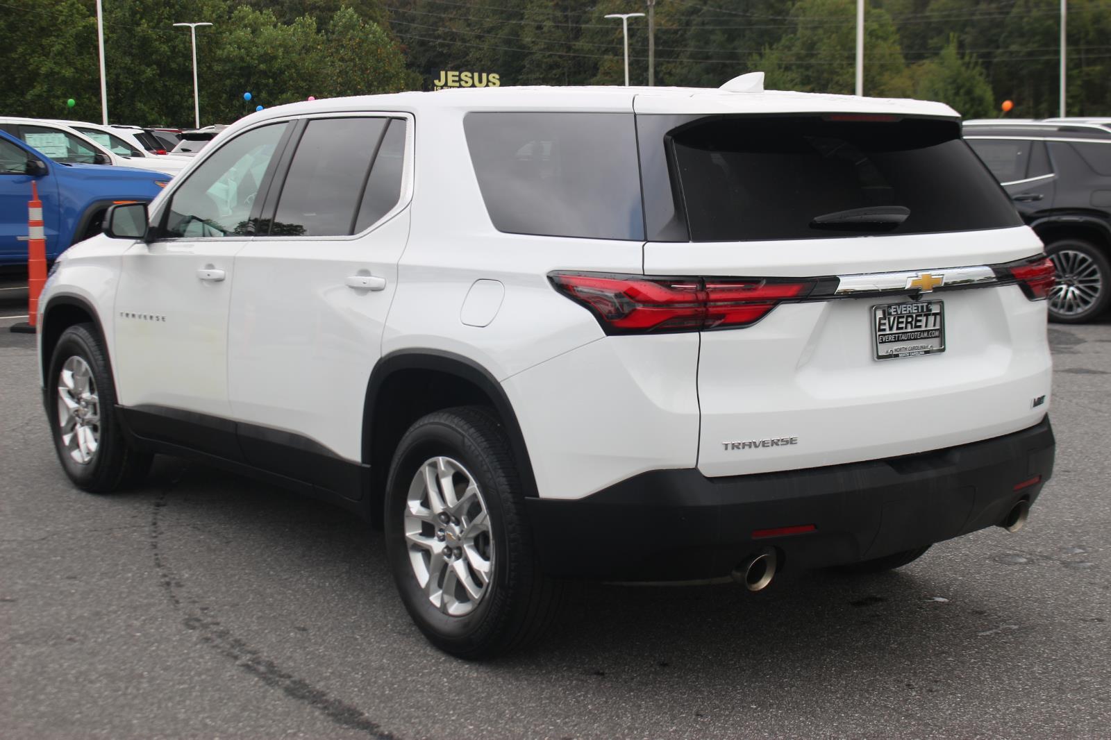 2023 Chevrolet Traverse LS photo 5