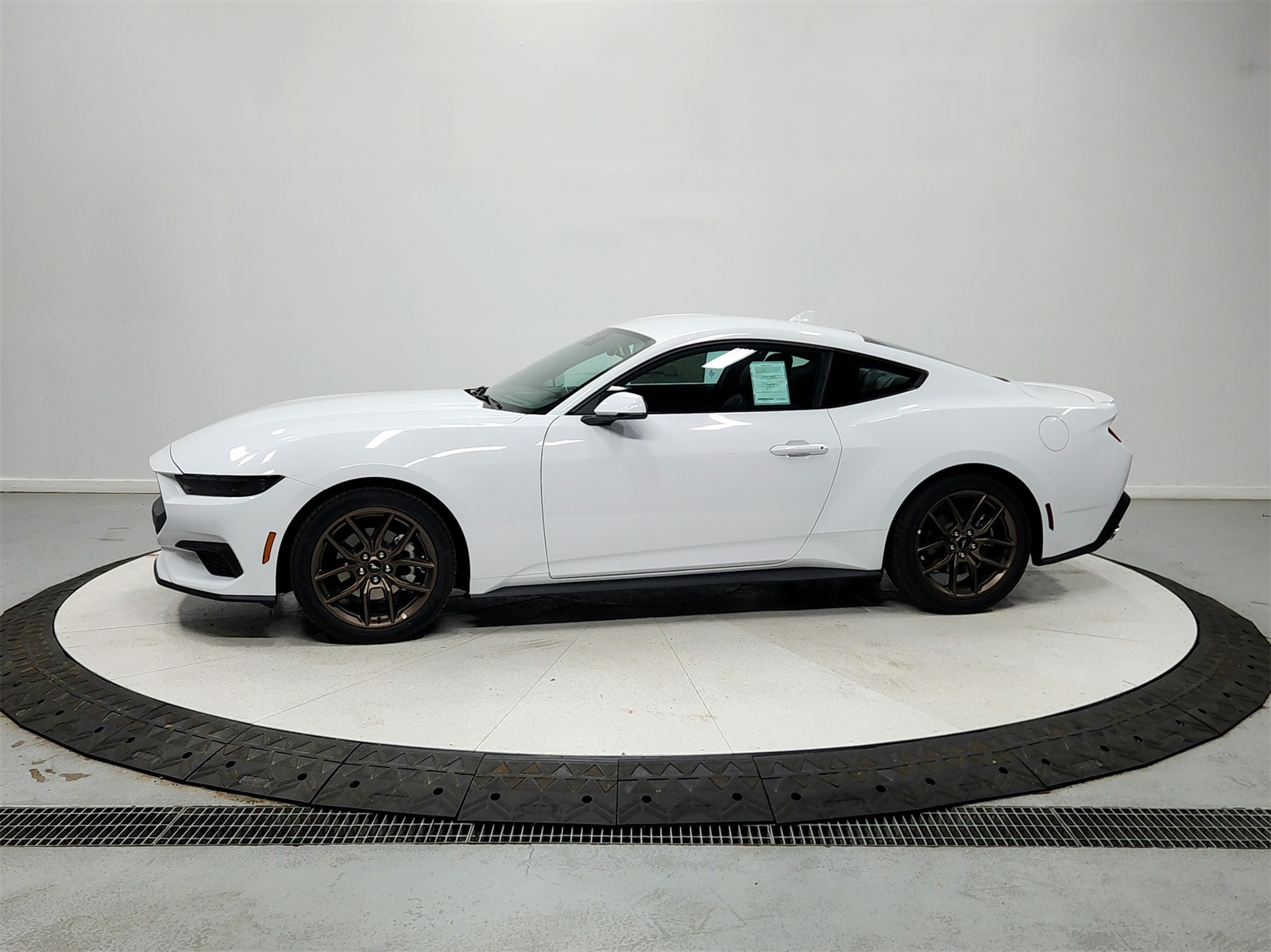 2025 Ford Mustang EcoBoost Premium photo 4