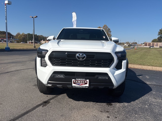 2025 Toyota Tacoma TRD Off-Road photo 2