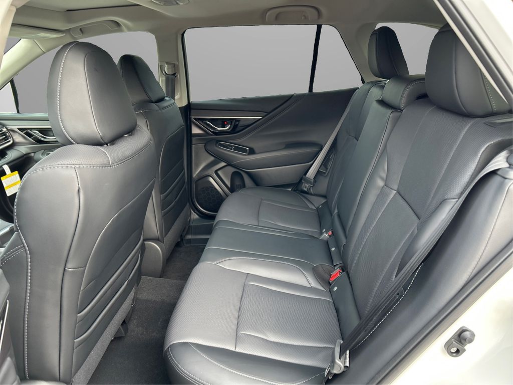 2025 Subaru Outback Limited photo 9
