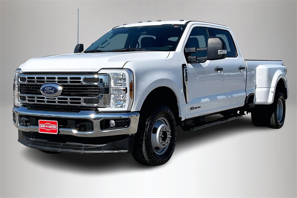 2024 Ford F-350 photo 2