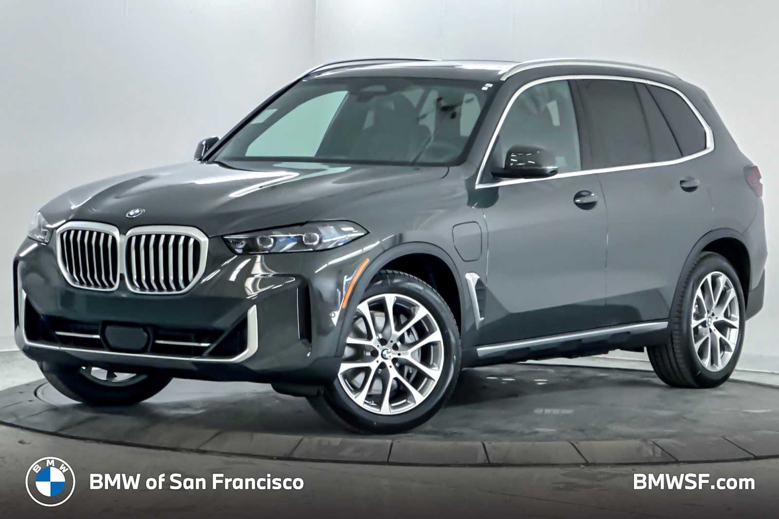 2026 BMW X5 50e's photo
