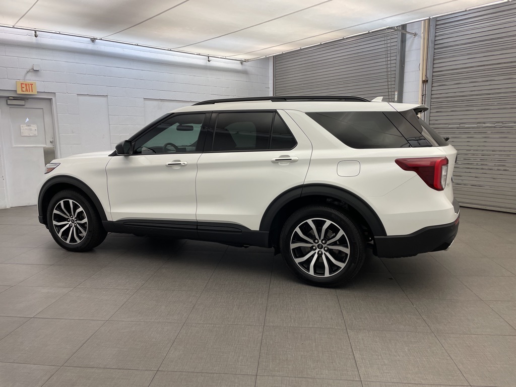 2024 Ford Explorer ST photo 6