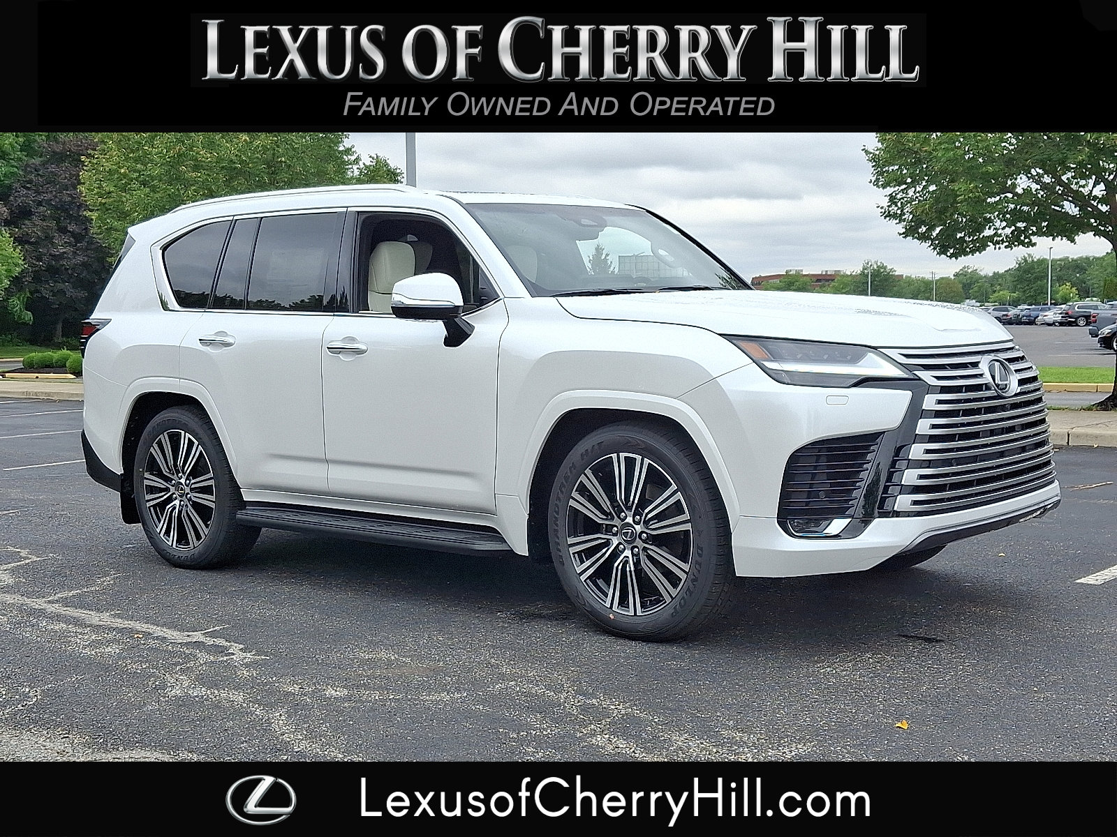 2025 Lexus LX Luxury's photo