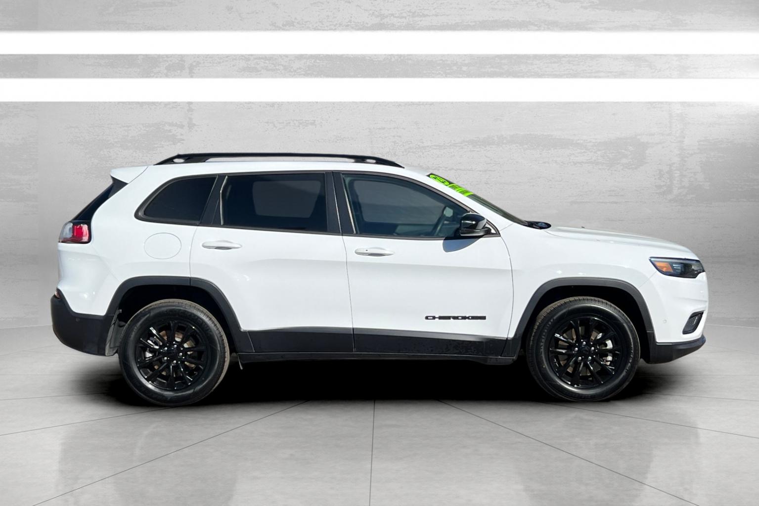 2023 Jeep Cherokee Altitude photo 2