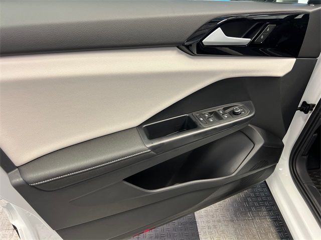 2025 Volkswagen Taos S photo 6