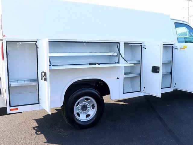 2025 Chevrolet Express Cutaway 3500 photo 4