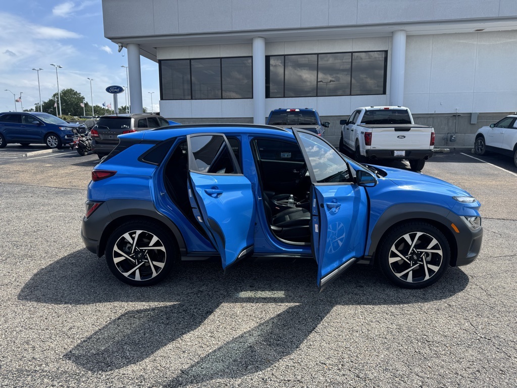2022 Hyundai Kona Limited photo 8