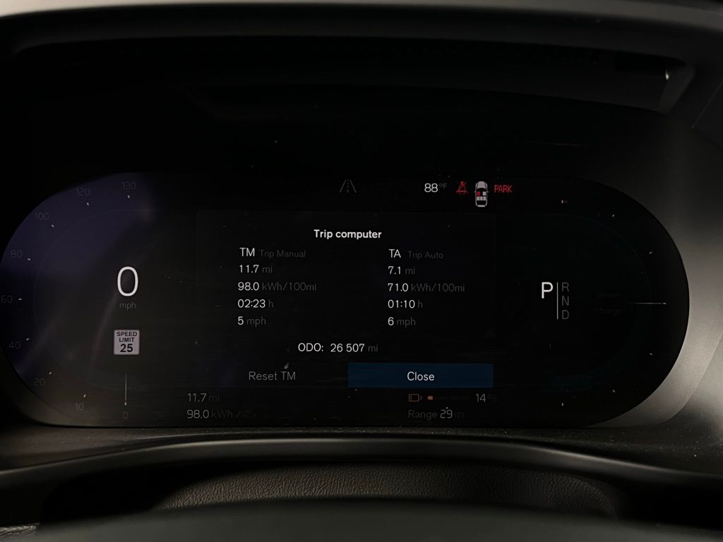 2023 Volvo XC40 Recharge Ultimate photo 12