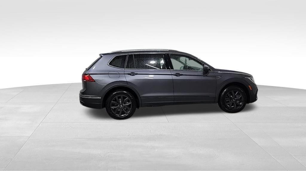 2024 Volkswagen Tiguan SE Wolfsburg Edition photo 6