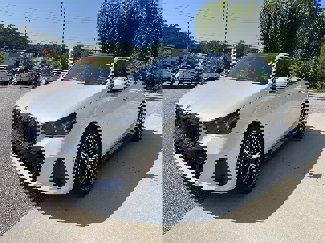 2026 Bmw 550e 550e xDrive photo 4