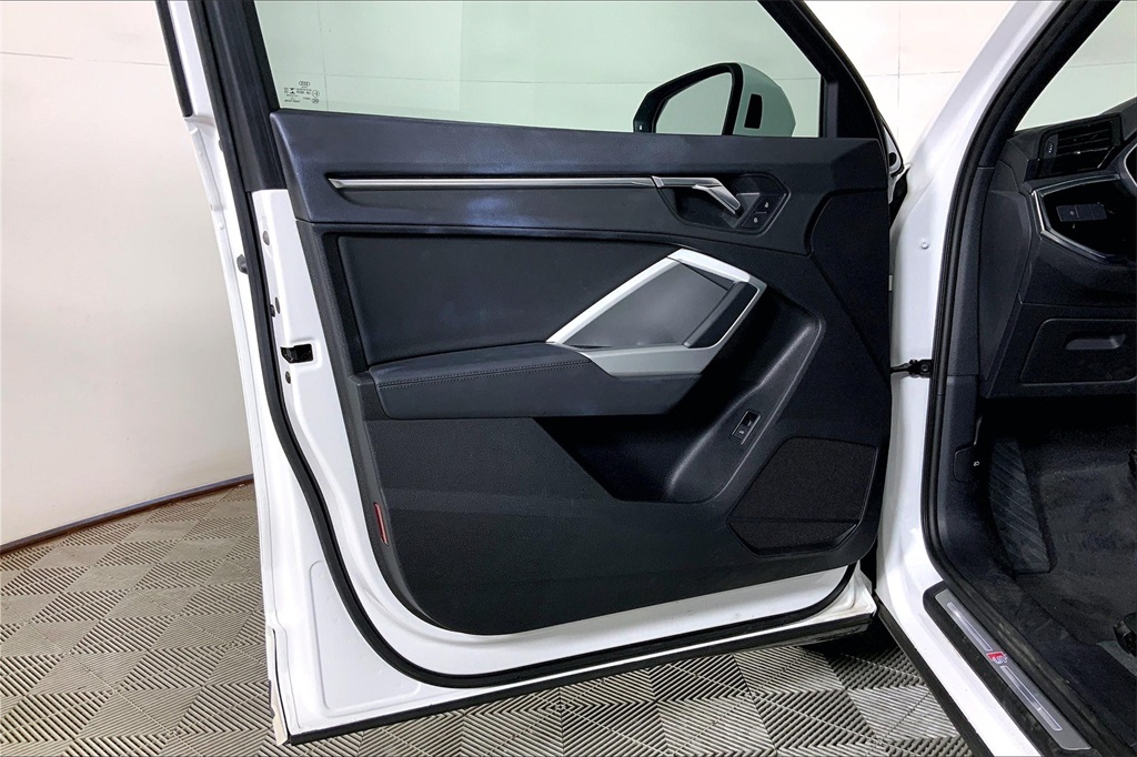 2020 Audi Q3 S line Premium photo 20