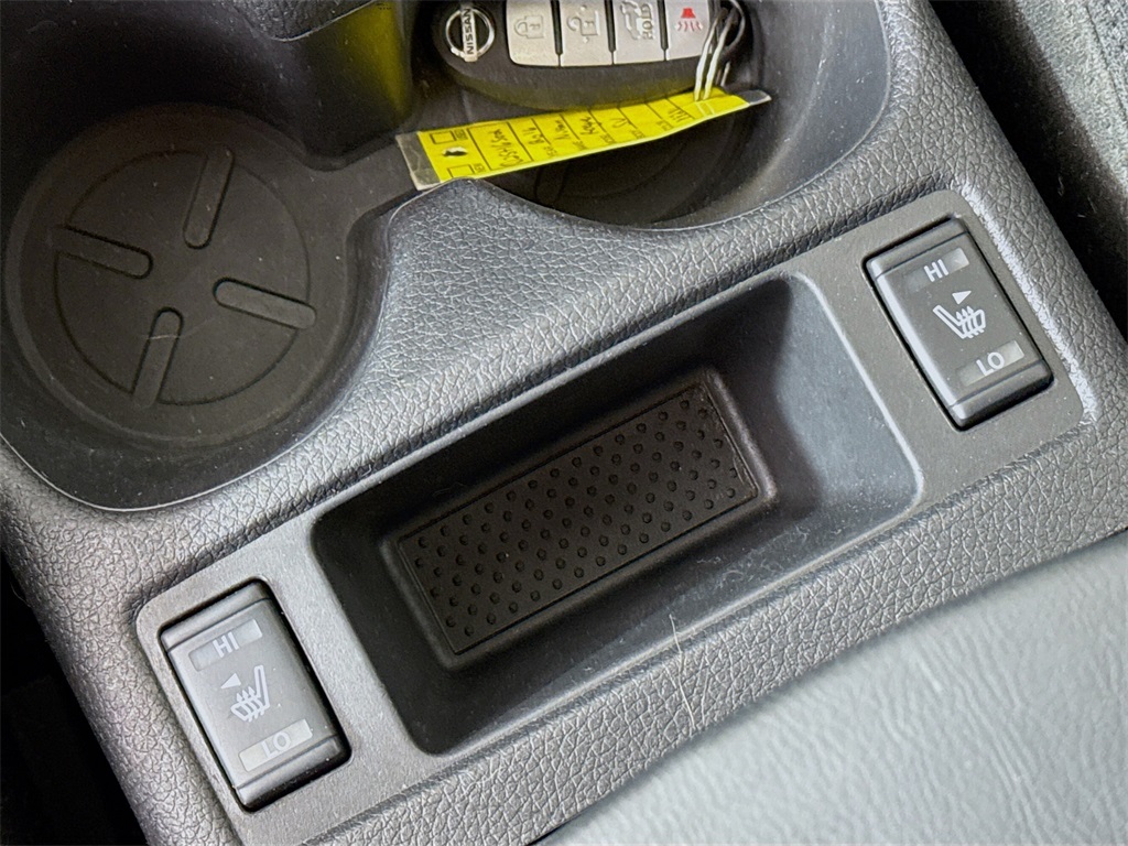 2016 Nissan Rogue SV photo 10