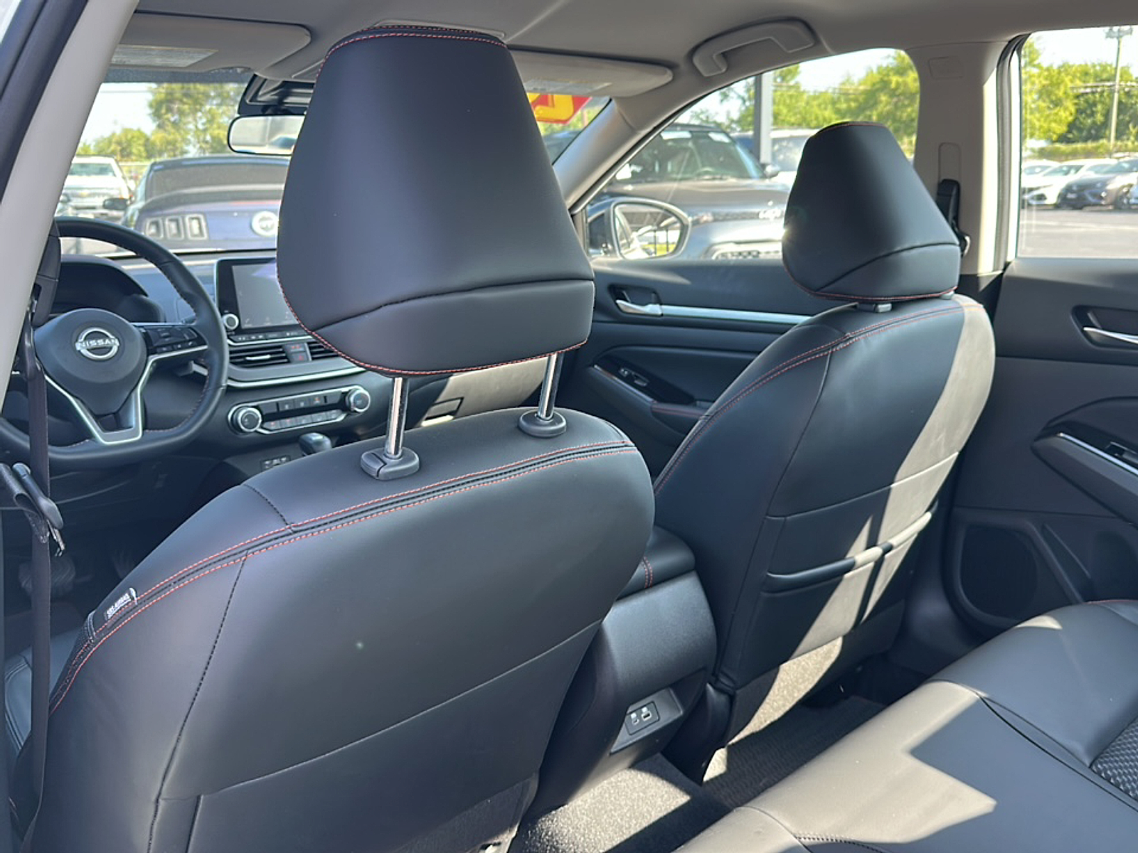 2024 Nissan Altima SR photo 7