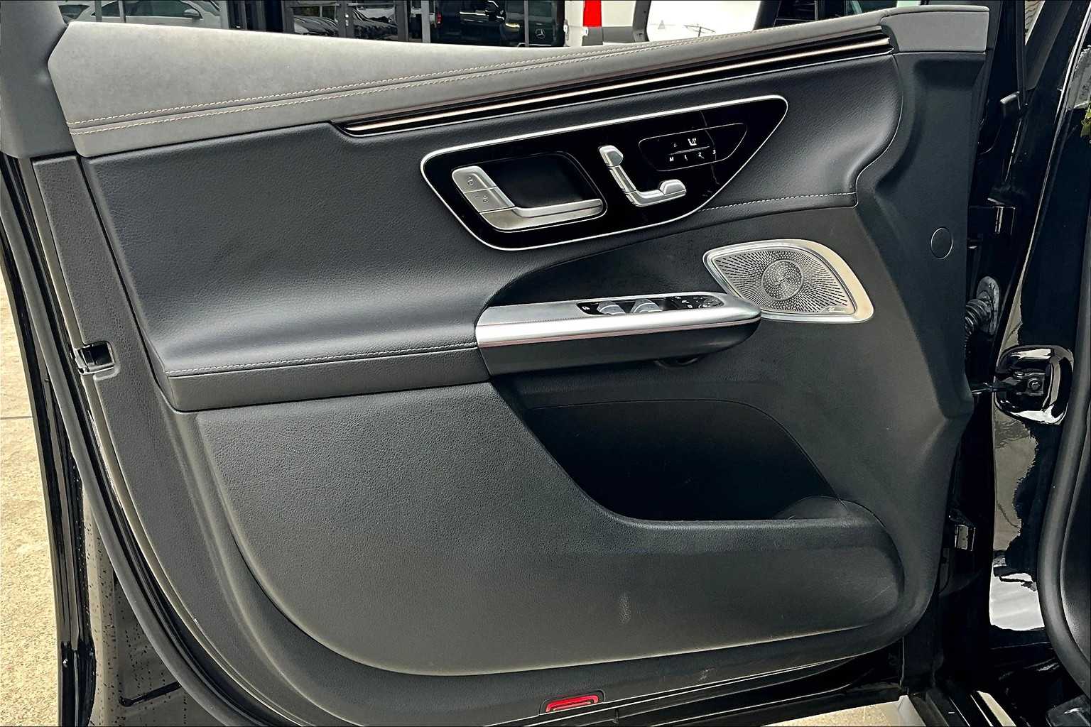 2023 Mercedes Benz EQE SUV 350 photo 19