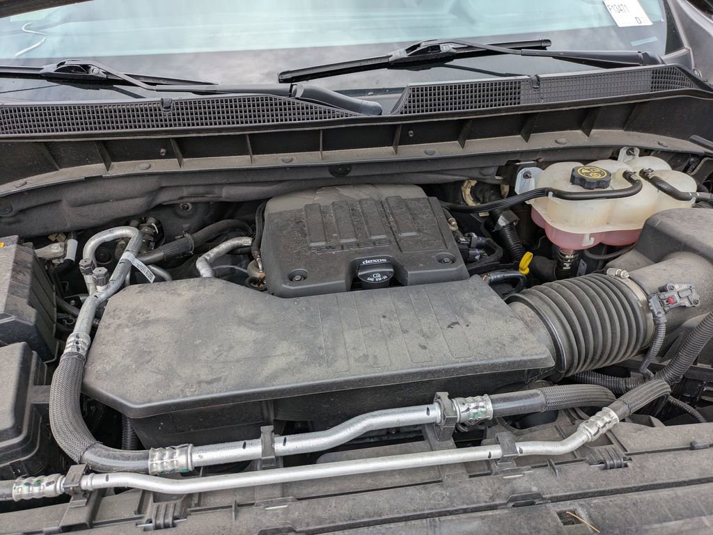 2024 Chevrolet Silverado 1500 LT photo 9