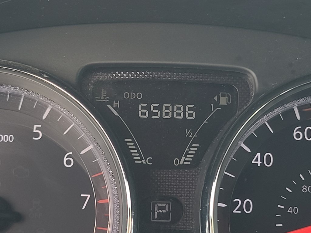 2015 Nissan Versa 1.6 SV photo 4