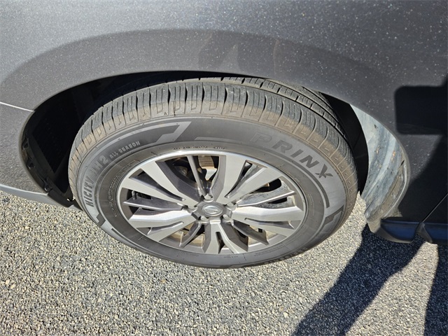 2020 Nissan Pathfinder SL photo 4