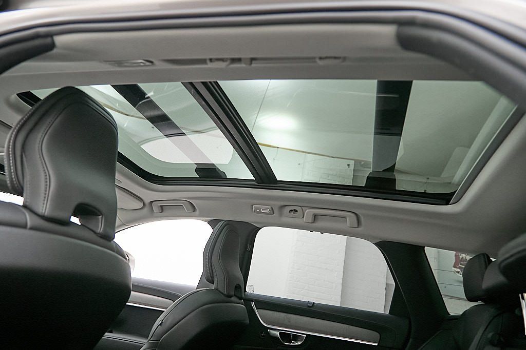 2026 VOLVO V90CC - Image 25