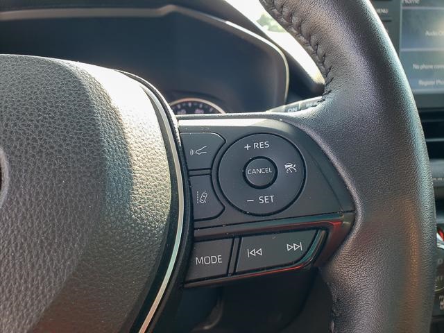 2022 Toyota RAV4 XLE photo 16