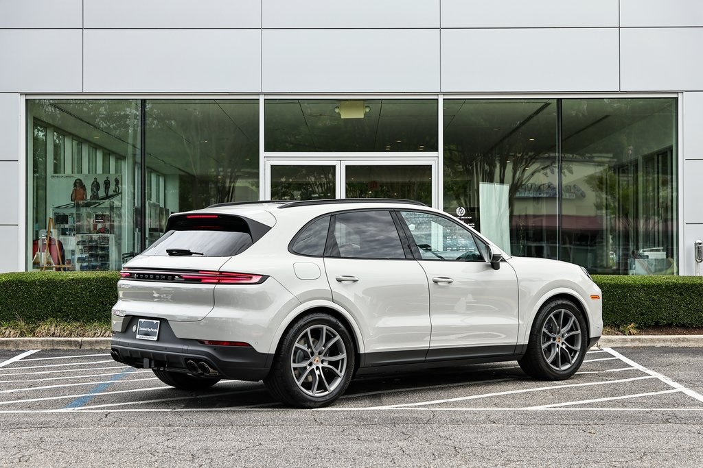 2026 Porsche Cayenne photo 7