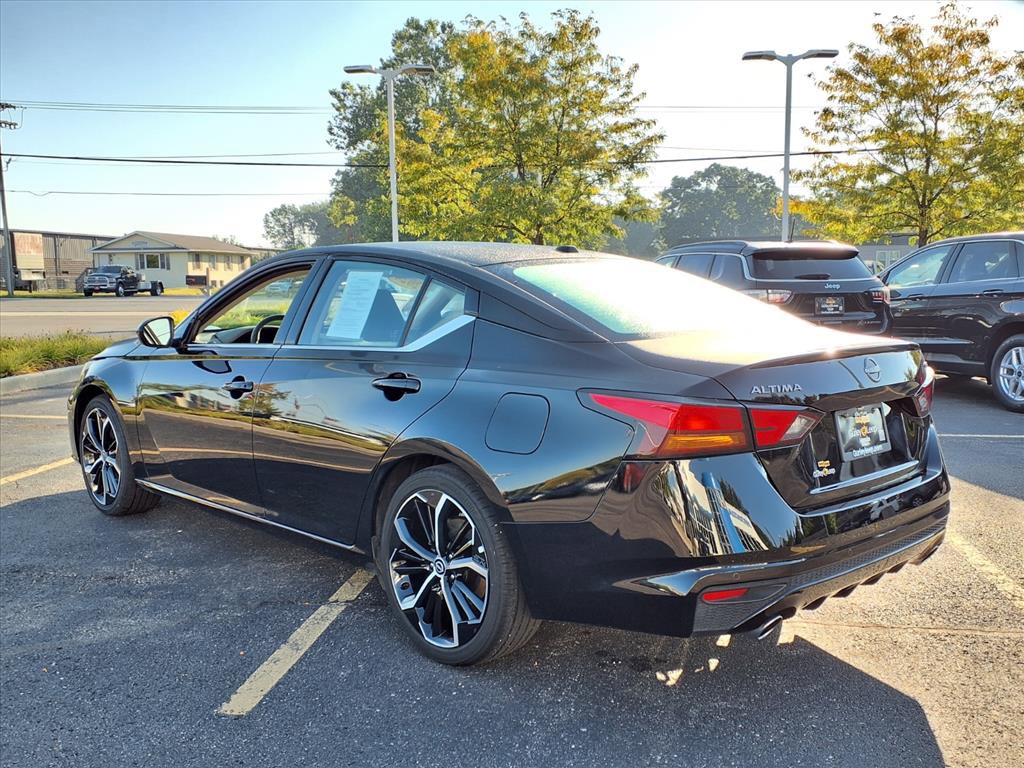 2024 Nissan Altima 2.5 SR photo 9