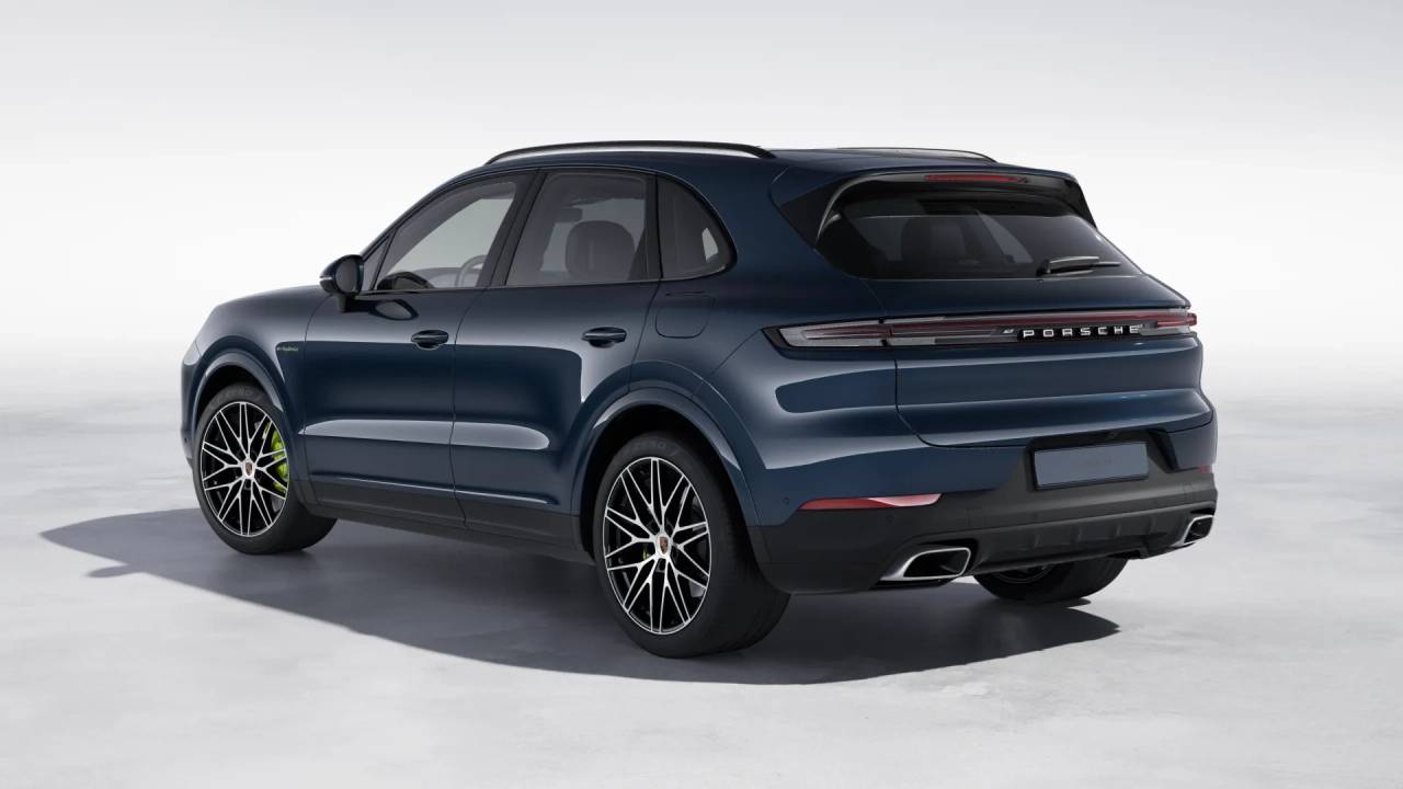 2026 Porsche Cayenne E-Hybrid photo 3