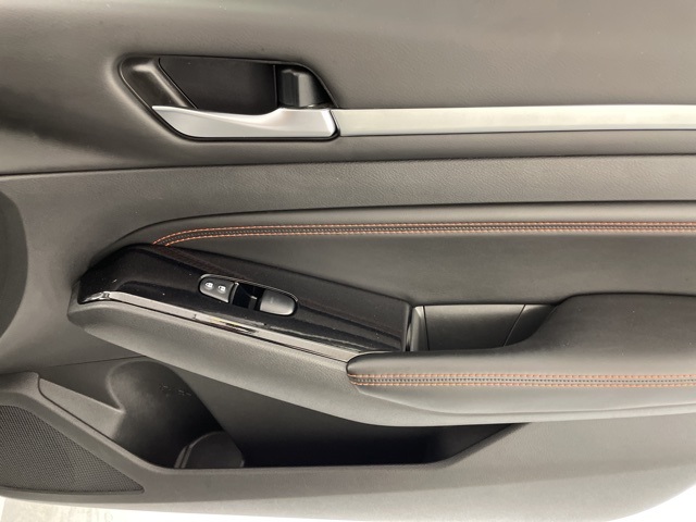 2023 Nissan Altima 2.5 SR photo 38