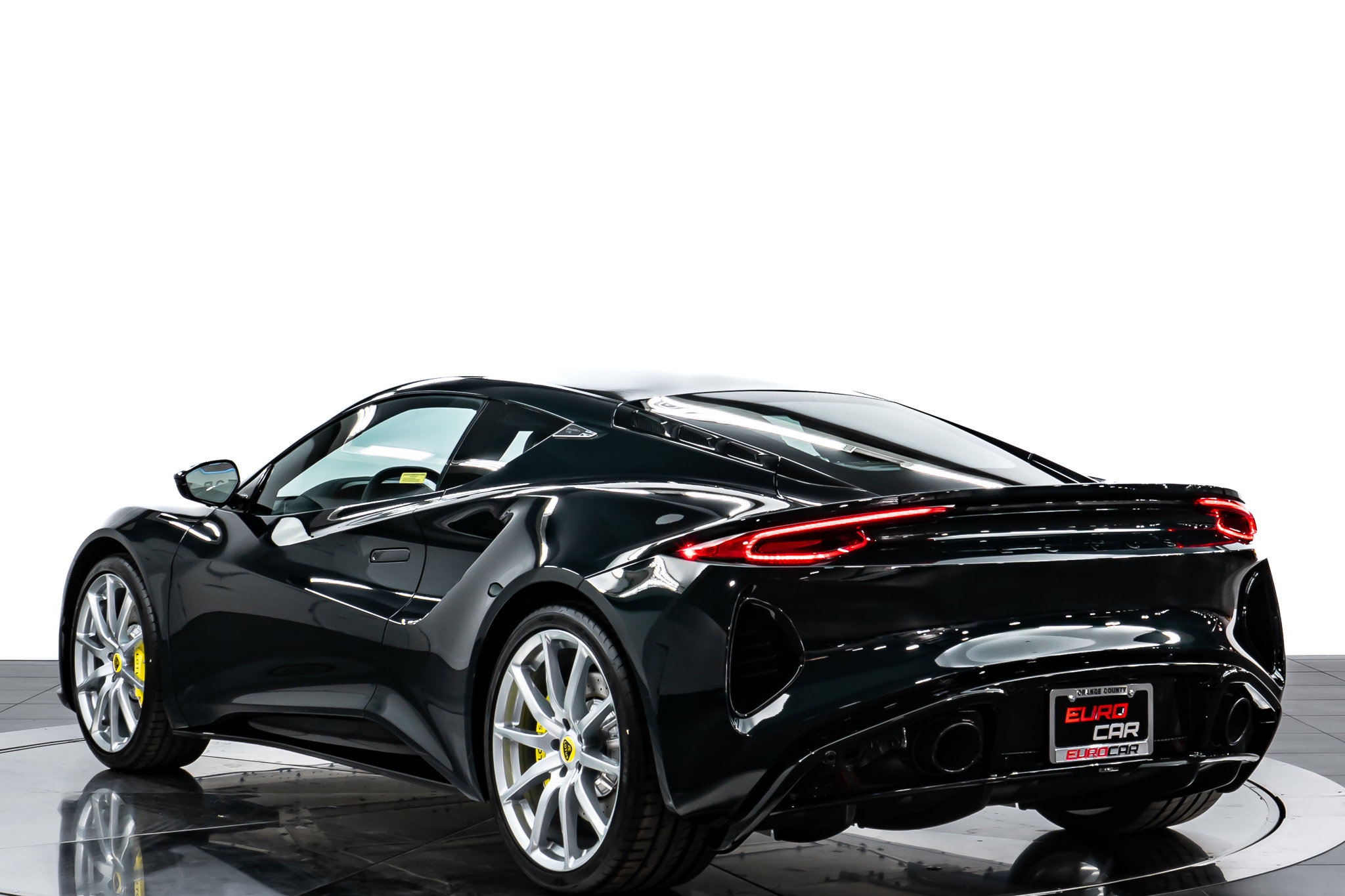 2025 Lotus Emira Base photo 3