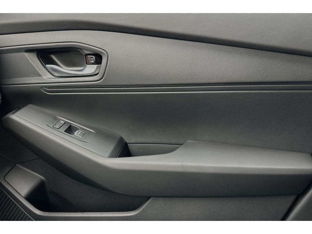 2025 Honda Accord LX photo 19