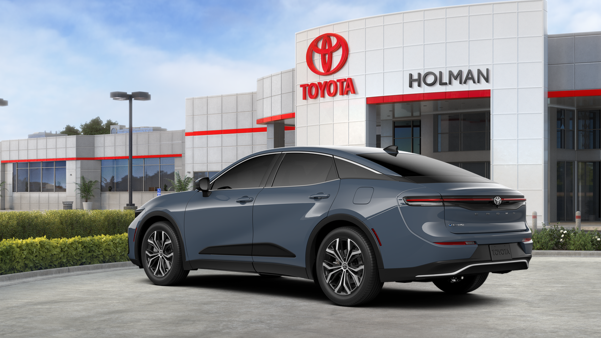2026 Toyota Crown XLE photo 6