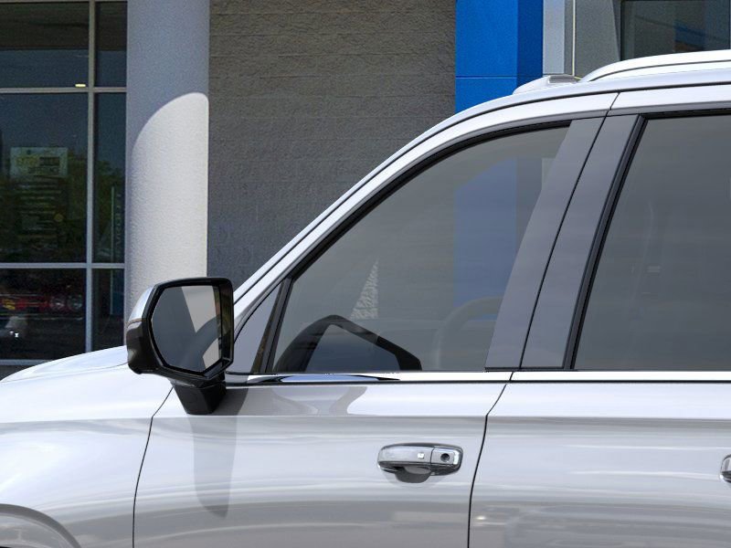2025 Chevrolet Suburban Premier photo 12