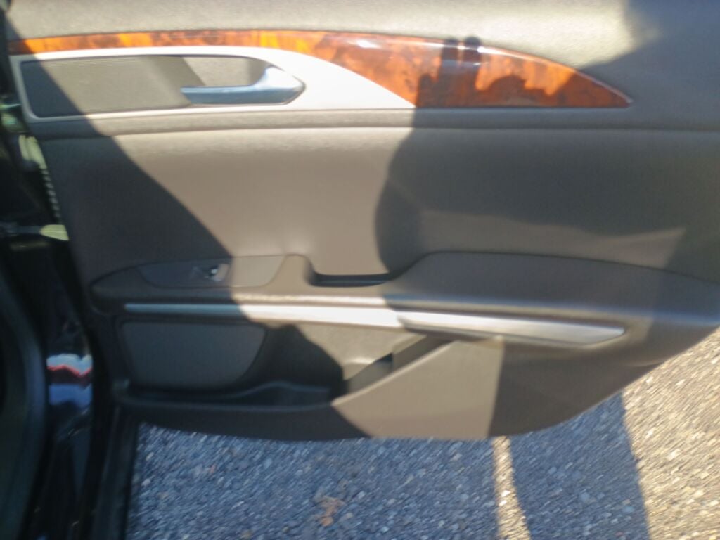 2013 Lincoln MKZ photo 21