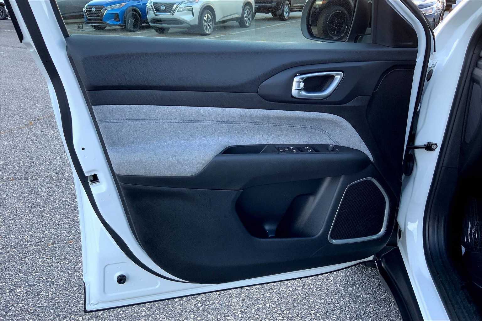 2024 Jeep Compass Latitude photo 20