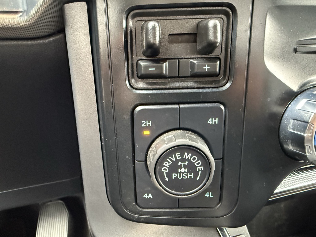 2025 Ford F-150 Lariat photo 21