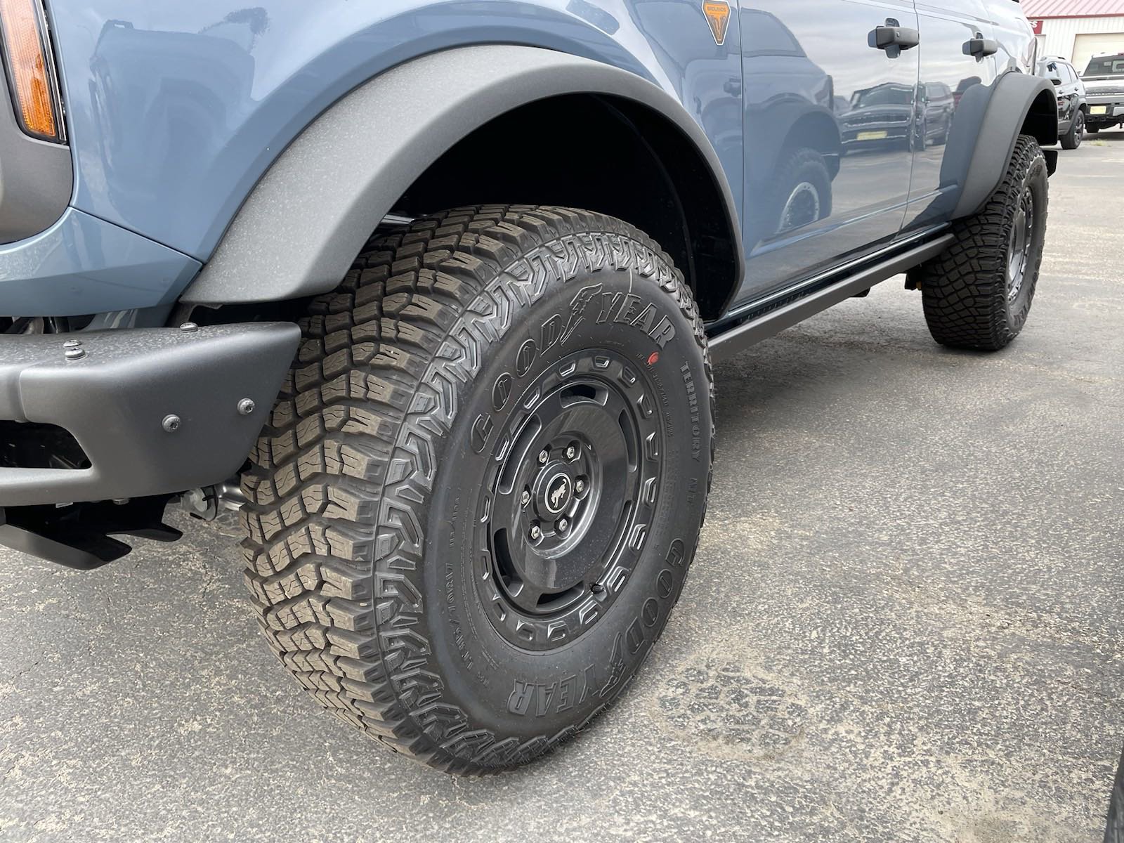 2024 Ford Bronco Badlands photo 2