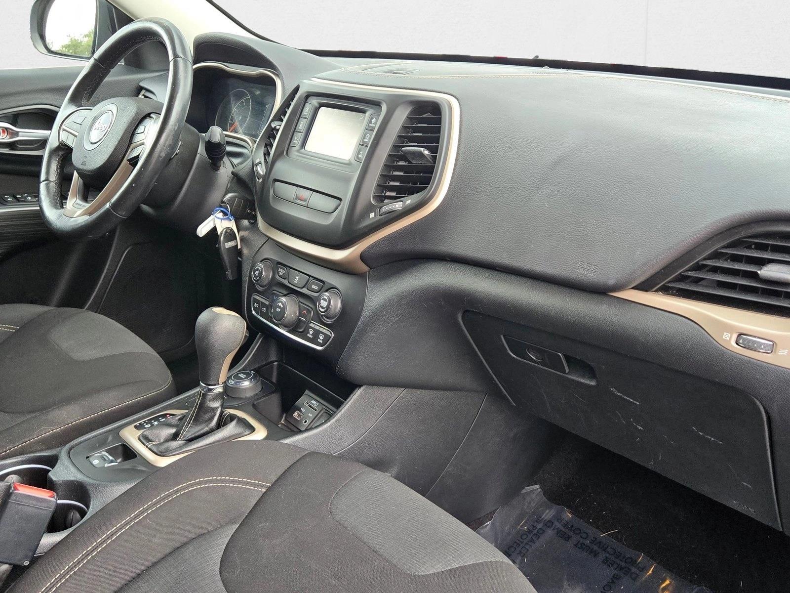 2016 Jeep Cherokee Latitude photo 21