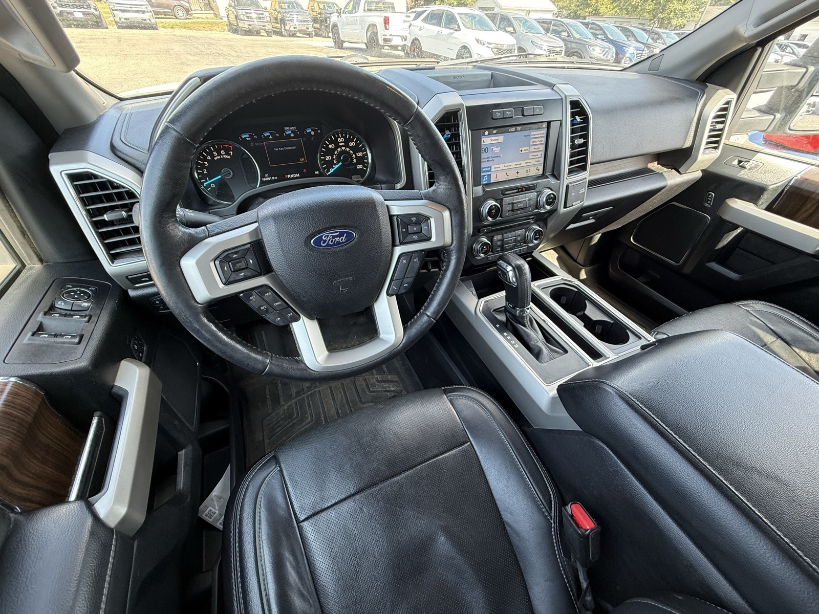 2017 Ford F-150 Lariat photo 16