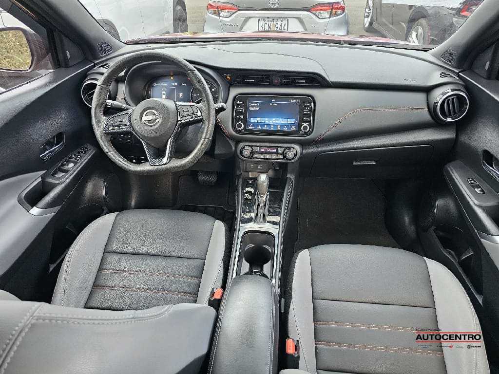2023 Nissan Kicks SR photo 4