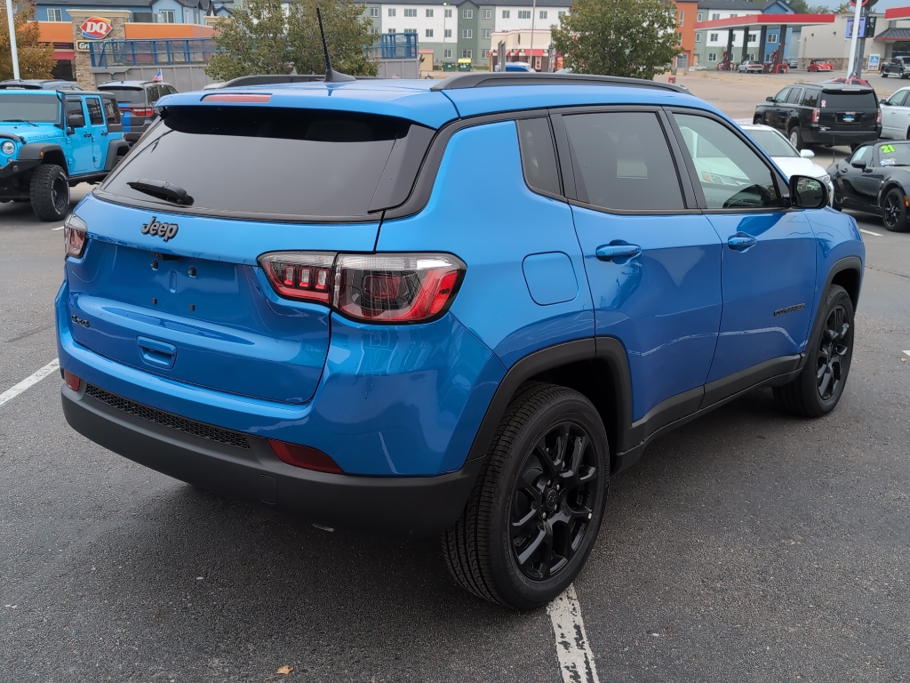 2025 Jeep Compass Latitude photo 4